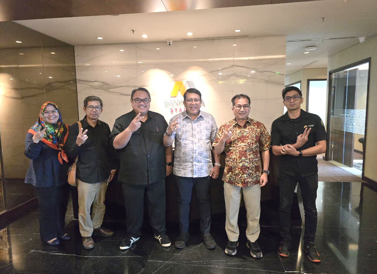 Pertemuan dengan Narasumber Direktur dan Tim Bank Mega Syariah di Kantor Pusat Jln HR Rasuna Said Kuningan Jakarta Selatan